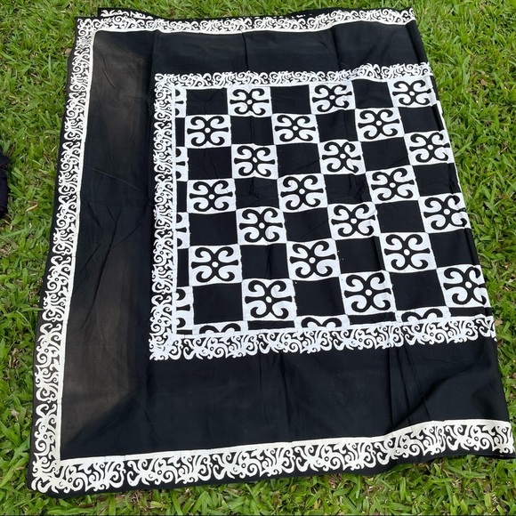 Malaysian Batik Tablecloth Tapestry Rectangle and Set Of 6 Cloth Napkins Set - Picture 16 of 16